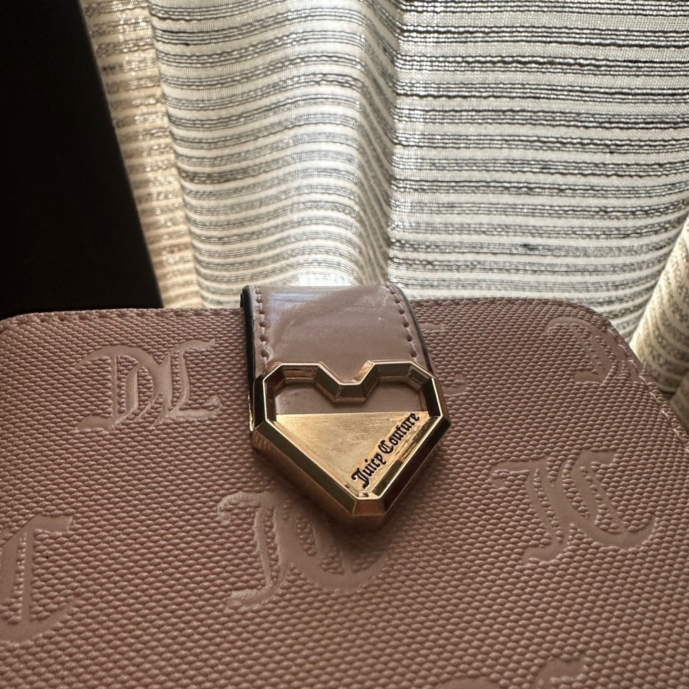 Tan Compact Leather Wallet with Gold Clasp - Picture 5 of 8